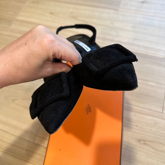 Manolo Blahnik Mayslibi - Picture 3 of 5